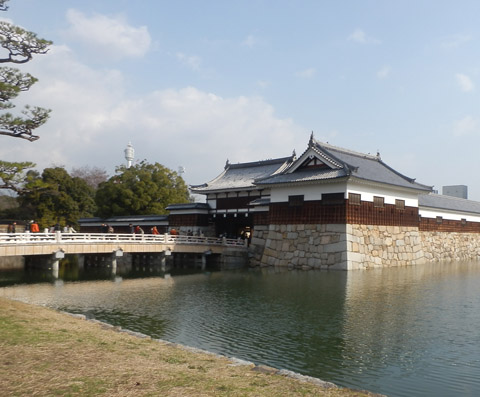 HiroshimaCastle130102_1.jpg