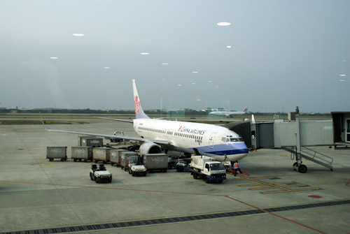 ToyenAirport0313a.jpg