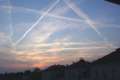 contrail.jpg