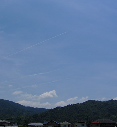 contrail080910.jpg